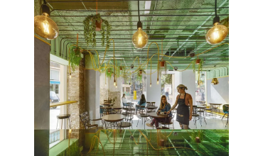 Boutique de Café. Una cafetería impregnada de minimalismo colorido